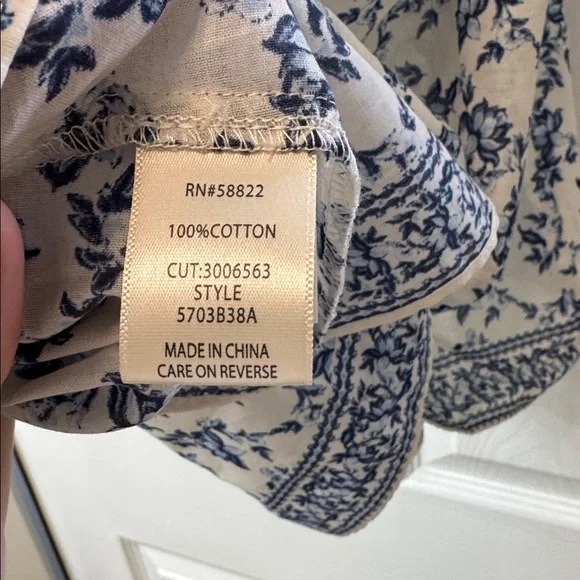 Max Studio Blue Floral Blouse - Picture 7 of 8